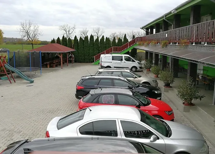 Taktik דירה Veľký Meder